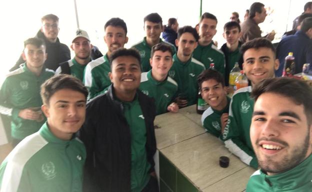 Los juveniles endosan un ¡6-0! al Badajoz B