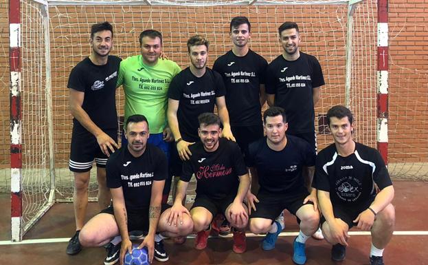 Los Pisos se proclaman campeones en fútbol sala