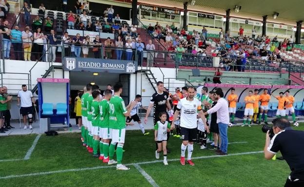 El Racing se lleva cinco en la fiesta del Mérida