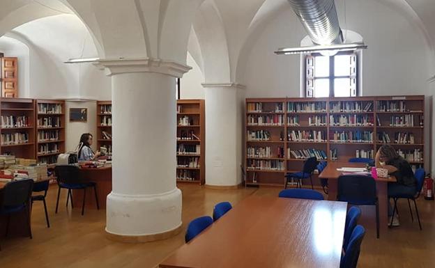 La biblioteca municipal amplía su horario