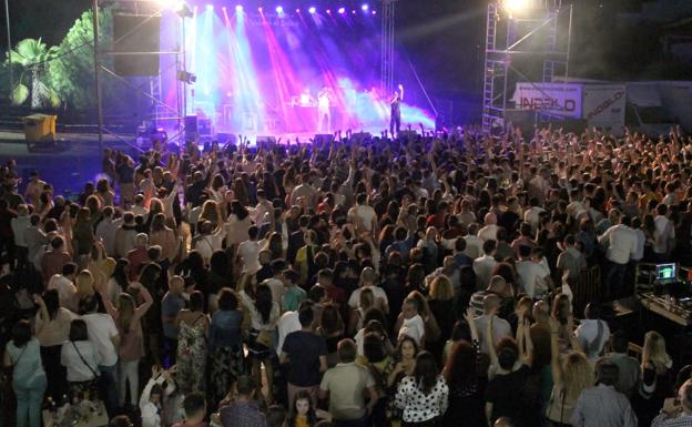 Cientos de personas disfrutan de la XVI Edición de Fevalpop