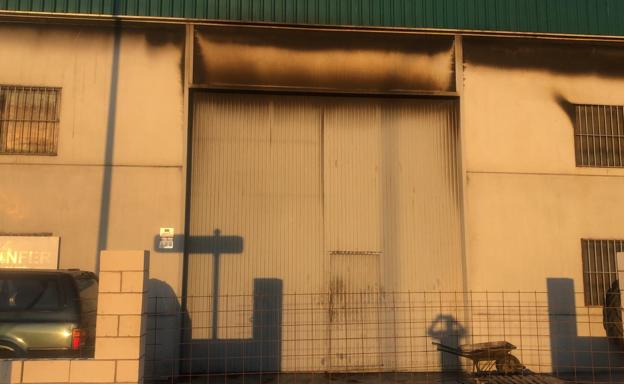 Se incendia una nave en el polígono