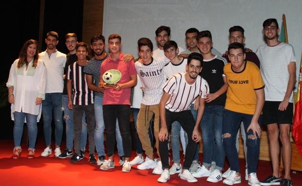 Esta tarde, derbi juvenil entre el Racing y el Olivenza