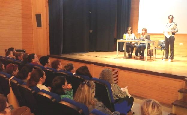 Se celebra una reunión informativa por un caso de meningitis