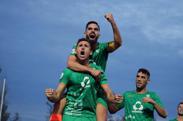 El Villanovense recupera el liderato a costa del Racing Valverdeño