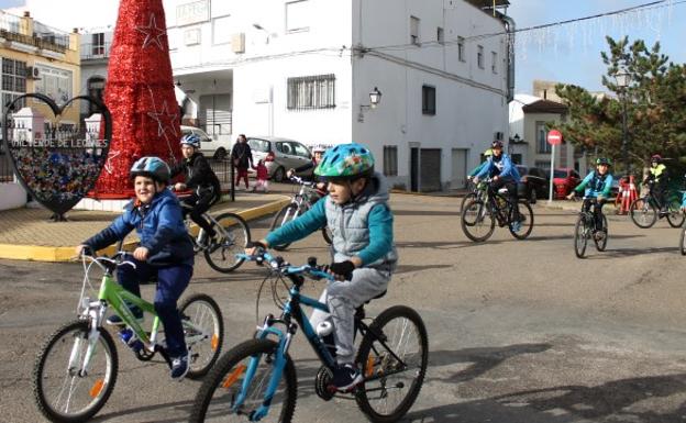 Celebrado los paseos navideños a pie y en bicicleta