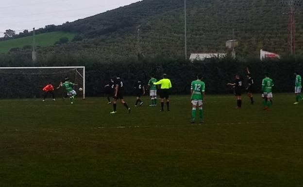 El Cacereño se lleva los tres puntos en un partido frenético