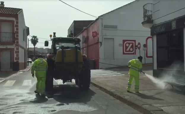 Comienza la desinfección de calles y mobiliario urbano