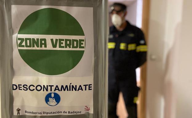 Los bomberos del Consorcio Provincial siguen desinfectando residencias y centros de mayores