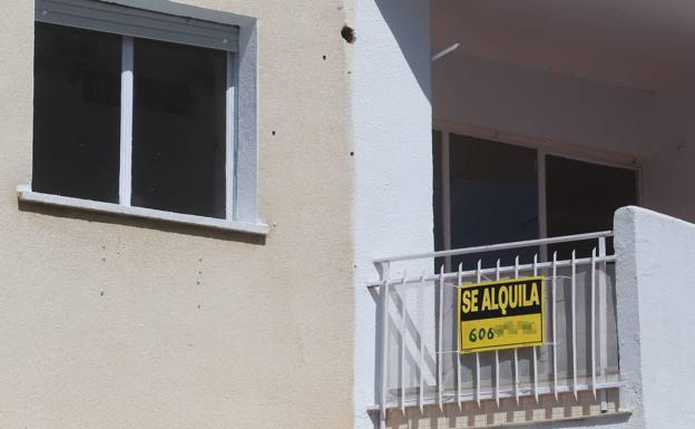 Extremadura dará hasta 600 euros para alquiler a quienes hayan perdido su empleo