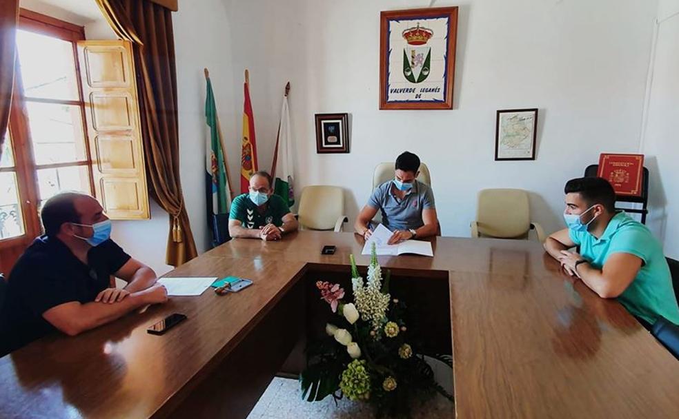 El Racing Valverdeño y la Escuela Municipal de Deportes firman un convenio de filialidad