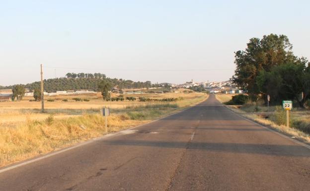 Una valverdeña herida en un accidente en la carretera de Badajoz