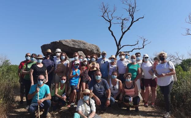 Finalizan las visitas al Dolmen El Rebellao