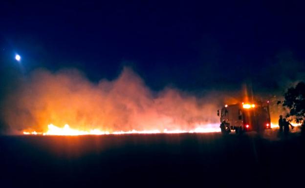 Se queman dos hectáreas frente a la huerta de la 'Yeye'