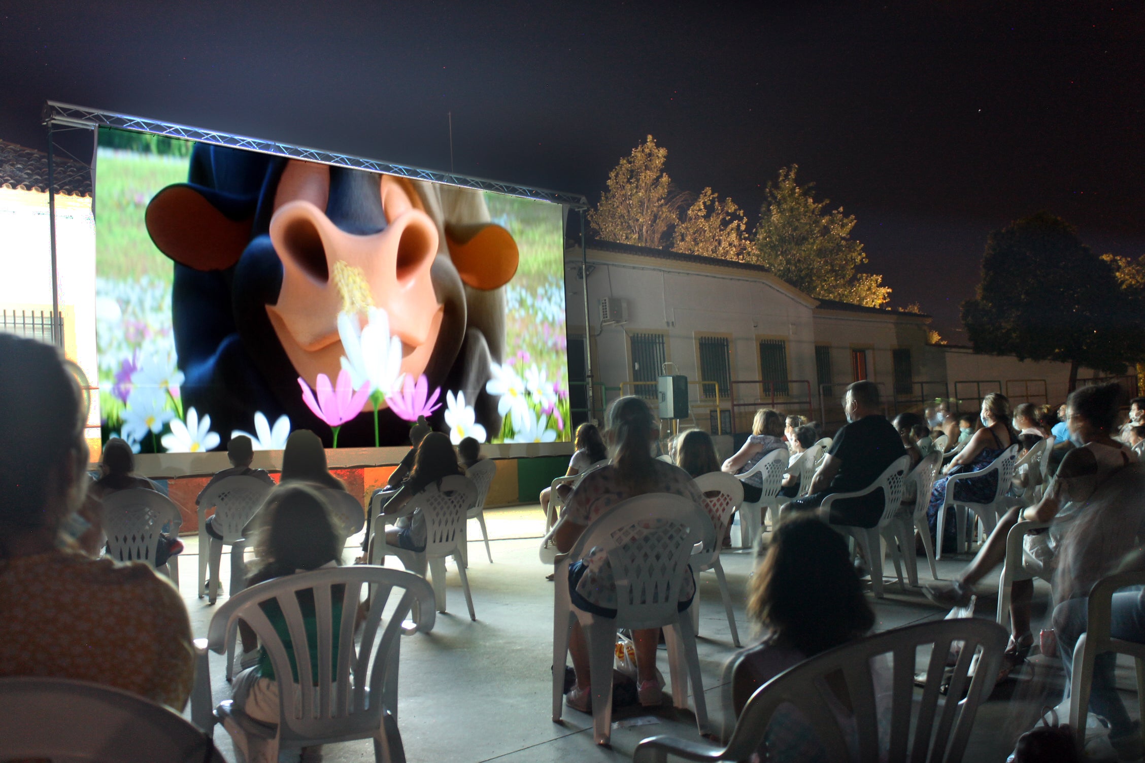 Se estrena el cine de verano con una gran organización y seguridad