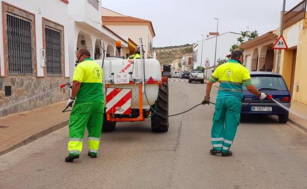 Continúan los trabajos de desinfección de la vía pública