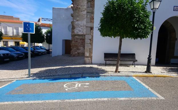 Aprobada una ordenanza para regular la concesión de tarjetas de estacionamiento a personas con discapacidad