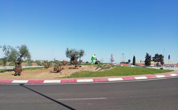 La inauguración de la nueva rotonda queda suspendida