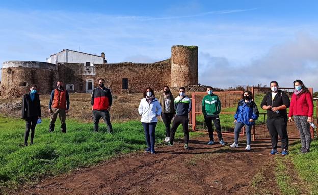 Celebrada la ruta por el entorno del Castillo de los Arcos