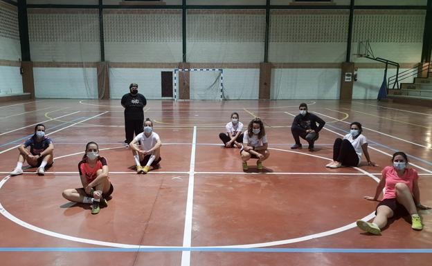 Esta temporada solo habrá tres valverdeñas en el CD Almendral