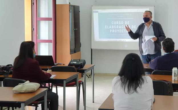 En marcha el curso de elaboración de proyectos