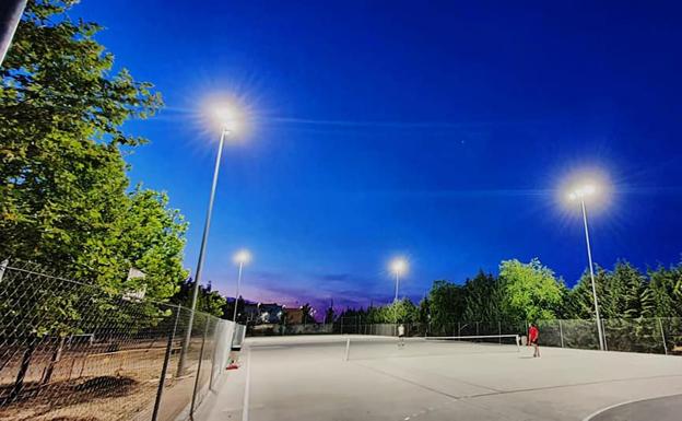 Ya hay iluminación en las pistas de tenis