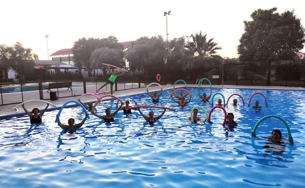 Celebrada las sesiones de aquagym y spinning de los jueves de masterclass