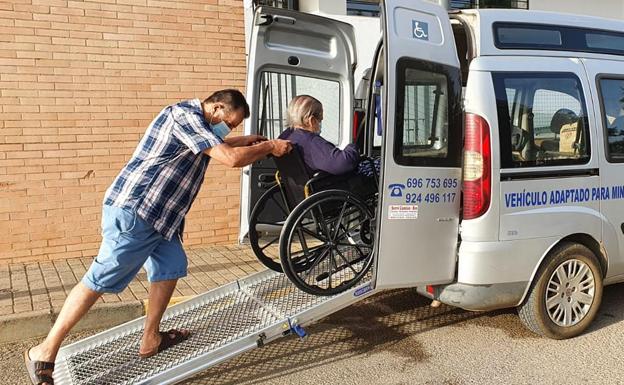 Se recupera el servicio de transporte del Centro de Día