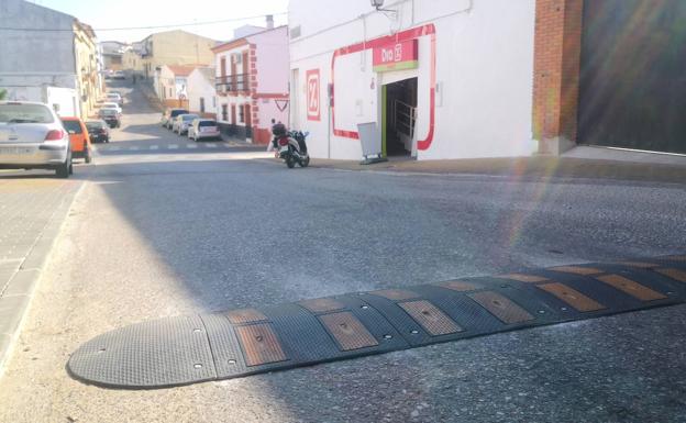 Se instalan reductores de velocidad en la avenida La Cañada
