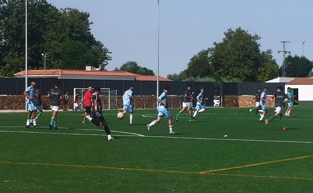 Los juveniles juegan contra la EF Rayo Vallecano de Badajoz