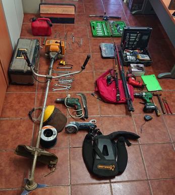 La Guardia Civil esclarece los robos perpetrados en varios vehículos en Valverde