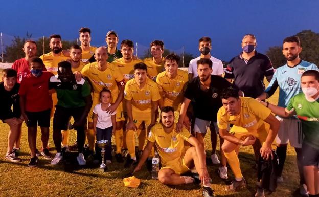 El Racing vence al Santa Marta y gana el Trofeo Virgen de Gracia