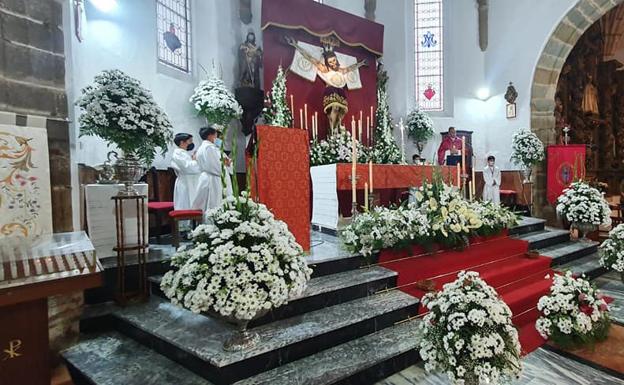 La Feria del Cristo finaliza con la misa en honor del Santísimo