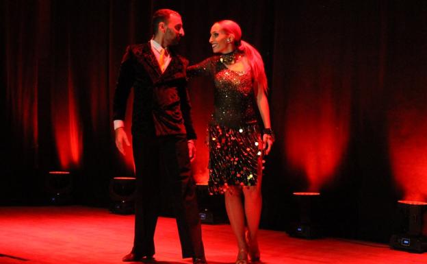 Sandra y Jesús repiten triunfo en el Concurso de Talentos Fevalpop 2021