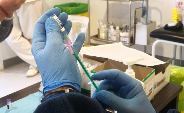 Este jueves, dosis de recuerdo para mayores de 60 años vacunados con Astrazeneca
