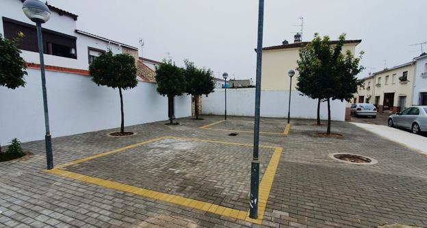 Finalizan las obras en la plazoleta de Los Caños