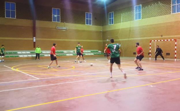 Vuelve la liga de fútbol sala tras el parón por Navidad