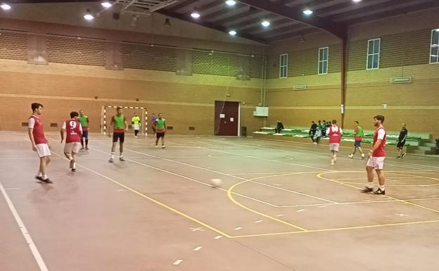 Solo se disputa un partido en la vuelta de la liga de fútbol sala