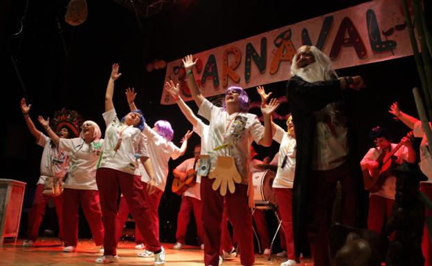 La Casa de la Cultura volvió a vibrar con el certamen de murgas