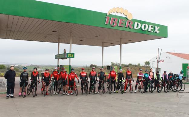 Valverde acoge la III Clinic Women organizada por Rubén Tanco
