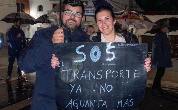 La lluvia no impidió que los transportistas de Valverde salieran a la calle para volverse a manifestar en su séptimo día de huelga