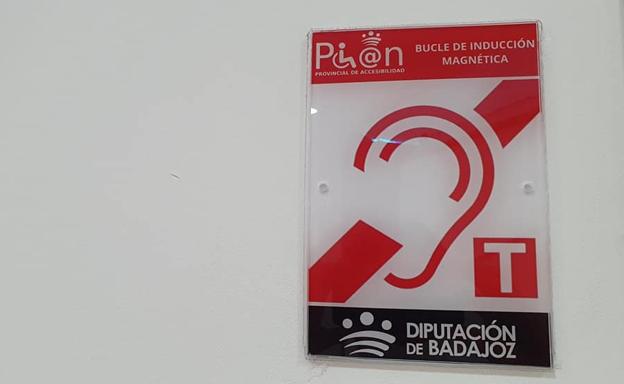 Varias instalaciones municipales ya cuentan con bucles magnéticos para las personas con discapacidad auditiva