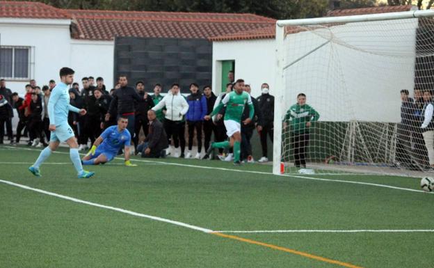 Los goles de Manu llegan a tiempo para el Racing Valverdeño