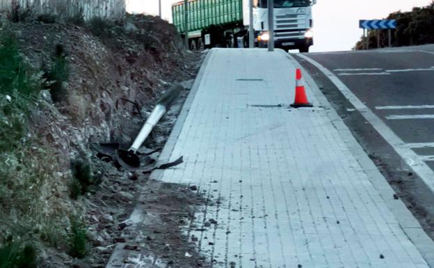 Una distracción provoca un leve accidente sin graves consecuencias en la carretera de Circunvalación