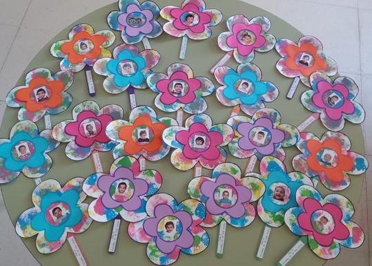 Los pequeños de la guardería celebran el Día de la Familia