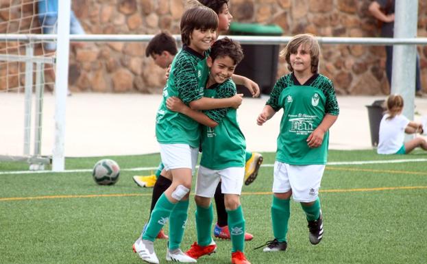 Los alevines del B y benjamines, finalizan su campeonato en última posición, y los cadetes sextos