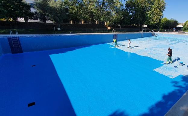 Los trabajos en la piscina municipal están llegando a su fin