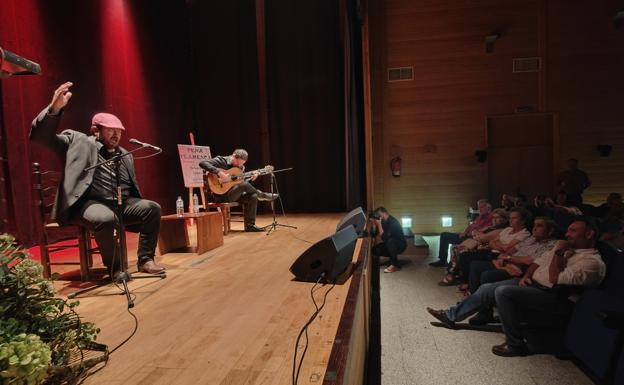 José 'El Fraile' y Manuel Herrera deleitan a los aficionados al flamenco