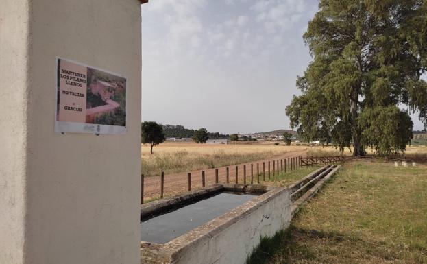 Se llenan de agua los abrevaderos y pilares públicos de los alrededores de Valverde