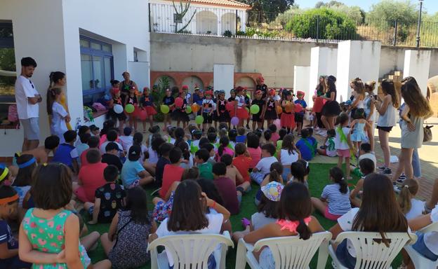 Finaliza la primera quincena del Campamento de Verano 'La Tribu'